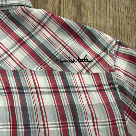Travis Matthew Red and Grey button up Sz Extra Large - Picture 10 of 10